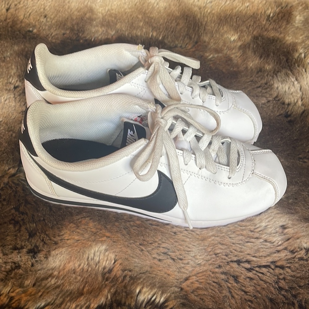 White and black Nike Cortez size 7 1/2. Like new.